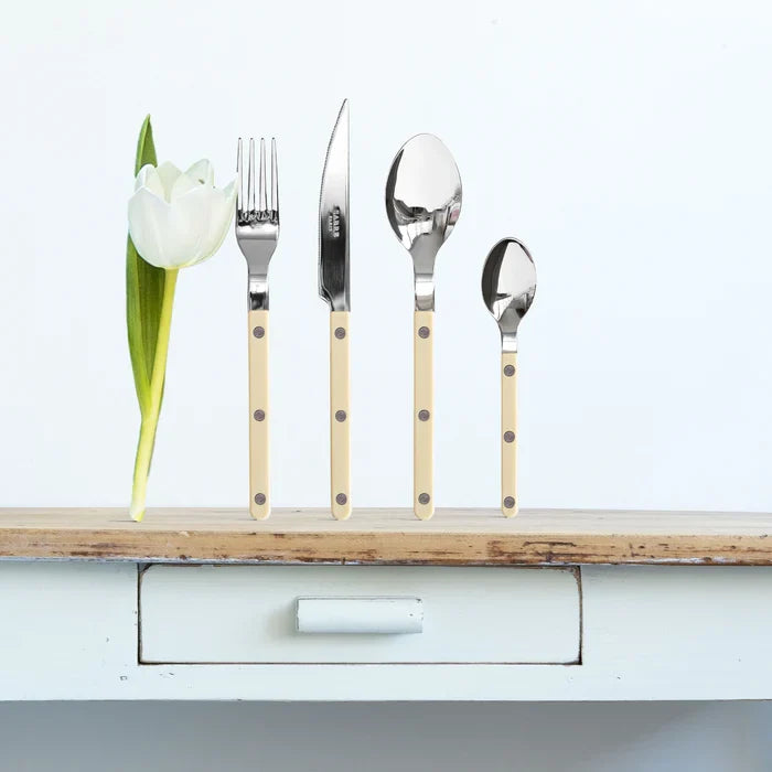Sabre Paris Shiny Bistrot 4-piece cutlery set in ivory, close-up detail