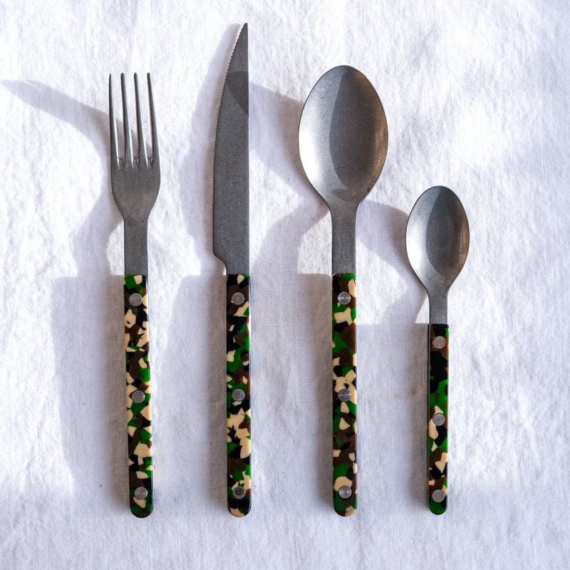 Sabre Paris Vintage Bistrot 4-piece cutlery set in camouflage green, close-up detail