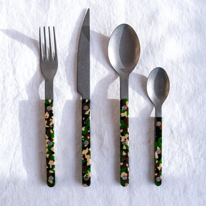 Sabre Paris Vintage Bistrot 4-piece cutlery set in camouflage green, close-up detail